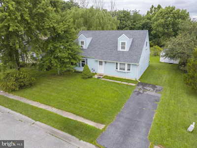 137 Diminish Dr Newark, DE 19713