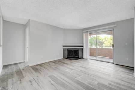 5220 Mission Carmel Ln #202 Las Vegas, NV 89107