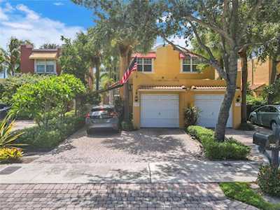 705 NW 1st Ave Fort Lauderdale, FL 33311