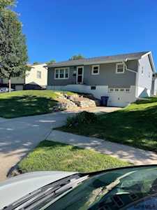 8844 Valley View Dr La Vista, NE 68128