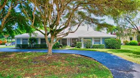 464 N Country Club Drive Atlantis, FL 33462
