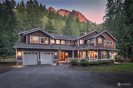 7402 Moon Valley Rd SE North Bend, WA 98045