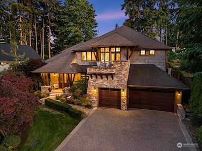 9839 NE 31st St Bellevue, WA 98004