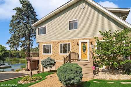 206 Island Dr Island Lake, IL 60042