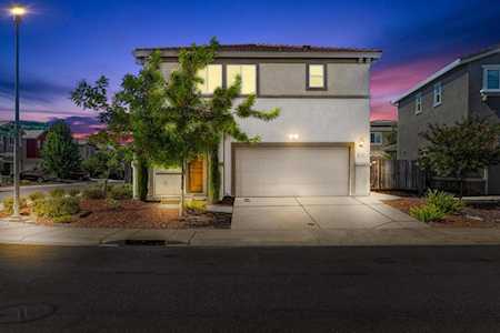 8197 Rick Chapman Way Elk Grove, CA 95624