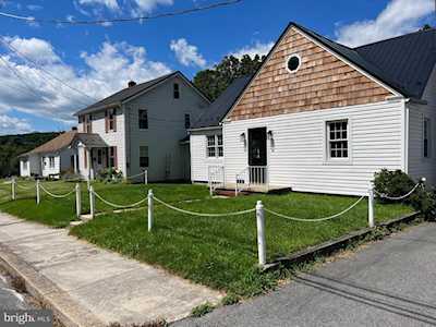 19 Cedar St Mifflintown, PA 17059