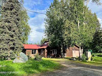 22795 S Parks Hwy Trapper Creek, AK 99683