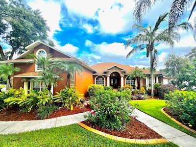 2314 Valrico Forest Dr Valrico, FL 33594