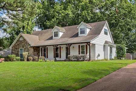 8037 Cross Pike Dr Germantown, TN 38138