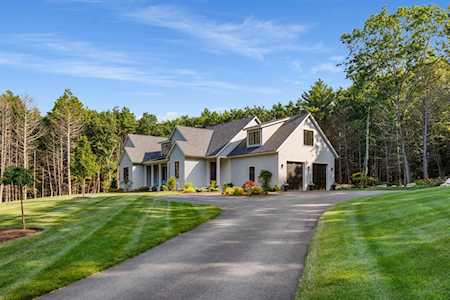 151 Woodland Rd North Hampton, NH 03862