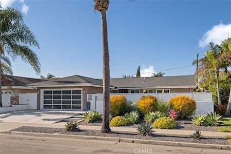 10361 Maikai Dr Huntington Beach, CA 92646