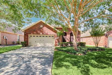 1504 N Marsala Dr Pearland, TX 77581