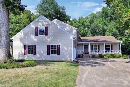 27 Cherbourg Dr Newport News, VA 23606