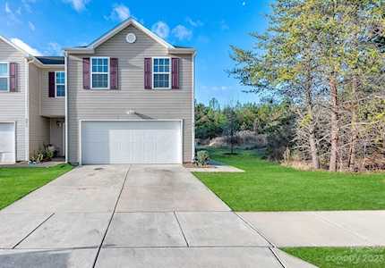 9617 Brackenview Ct Charlotte, NC 28214