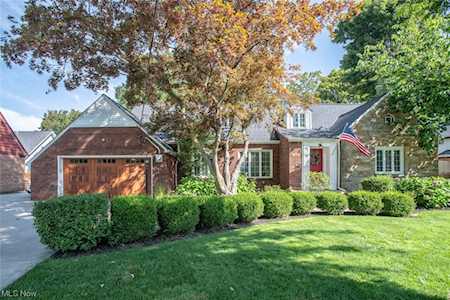 21556 Lake Rd Rocky River, OH 44116