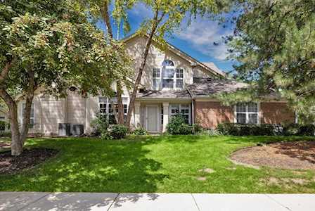 30W019 Redwood Ct Warrenville, IL 60555