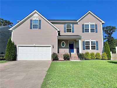 9 Mary Ann Dr Hampton, VA 23666