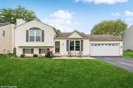 1236 Narragansett Dr Carol Stream, IL 60188