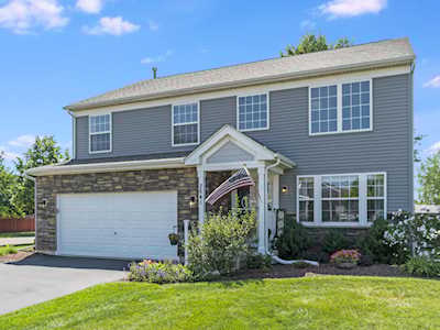 2641 Rosehall Ln Aurora, IL 60503