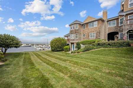 214 Half Moon Bay Dr Croton-On-Hudson, NY 10520