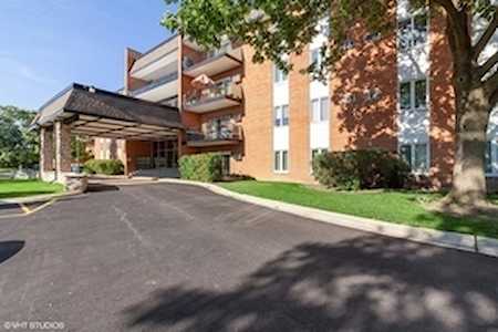 4221 Saratoga Ave #403A Downers Grove, IL 60515
