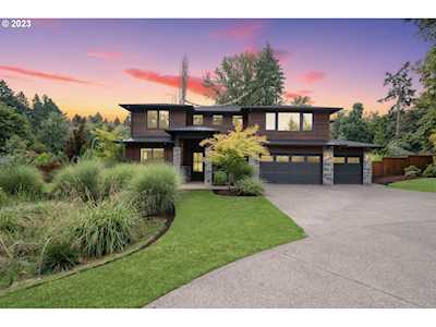 2600 Glenmorrie DR Lake Oswego, OR 97034