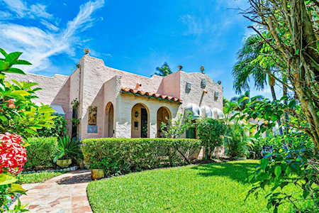 225 Lakeland Drive West Palm Beach, FL 33405
