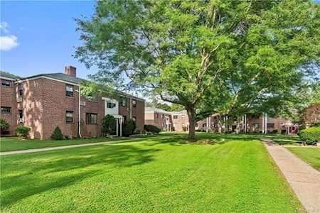 24 Lawrence Dr #C White Plains, NY 10603