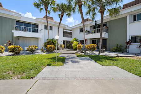 311 Island WAY #203 Clearwater Beach, FL 33767