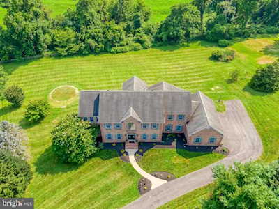 1 Longbottom Ct Kingsville, MD 21087