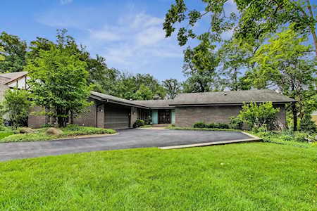 23W079 Kings Ct Glen Ellyn, IL 60137