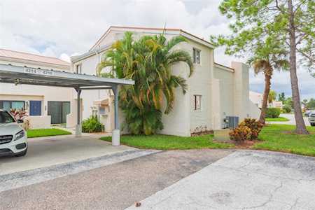 4216 Harbor House Dr Tampa, FL 33615