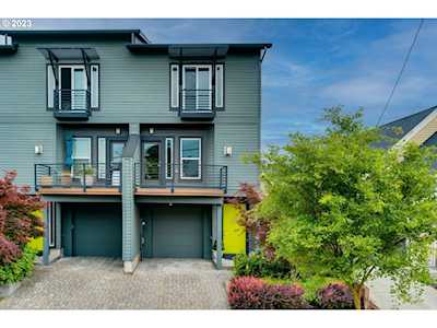 521 NE Ainsworth ST Portland, OR 97211