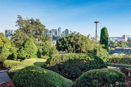 216 Ward St Seattle, WA 98109