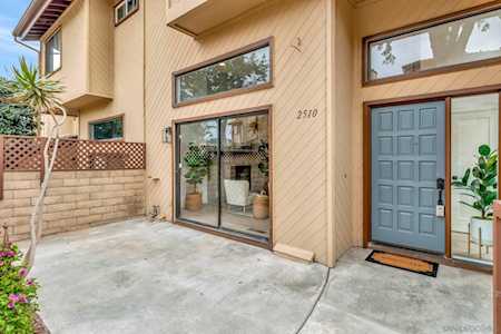 2510 Woodlands Way Oceanside, CA 92054