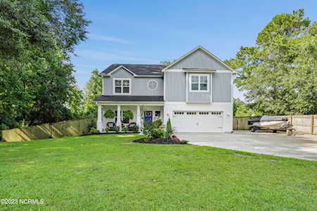 104 Three Brothers Trl Sneads Ferry, NC 28460