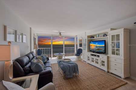 5300 Gulf Dr #406 Holmes Beach, FL 34217