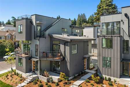 3801 Gilman Ave W Seattle, WA 98199