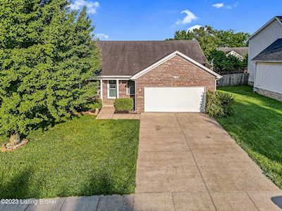 535 Matterhorn Dr Shelbyville, KY 40065