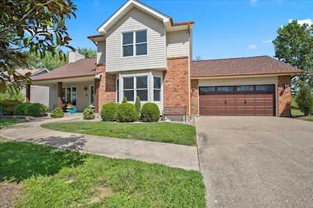 6 Laurel Oaks Ct Lake St Louis, MO 63367