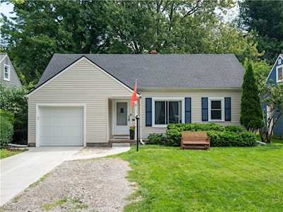 143 Beck Rd Avon Lake, OH 44012