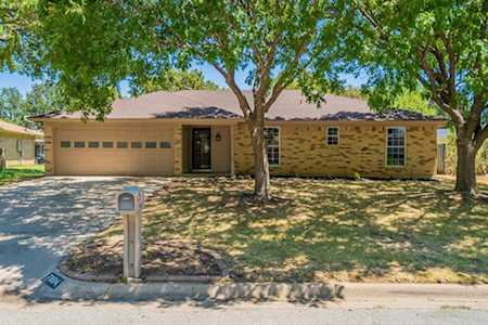 7004 Stoneridge Drive North Richland Hills, TX 76182