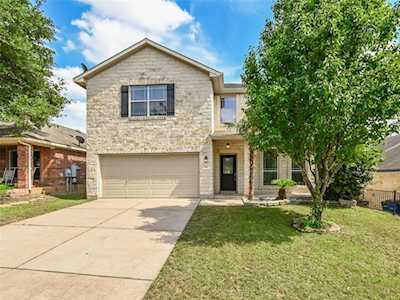 1901 Melissa Oaks LN Austin, TX 78744