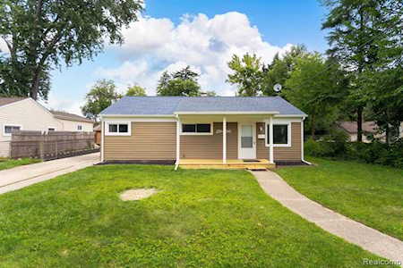 29436 James St Garden City, MI 48135
