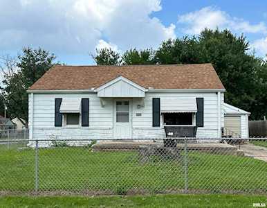 3205 W Kenwood Ave West Peoria, IL 61604