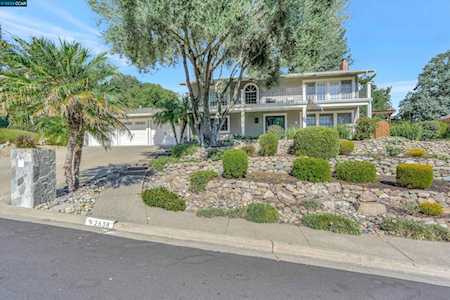 2638 Roundhill Dr Alamo, CA 94507