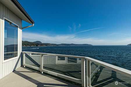 2401 Skyline Way #203E Anacortes, WA 98221