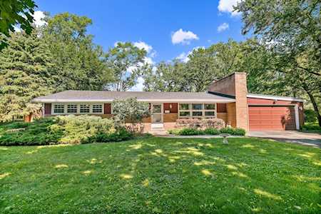 560 Woodland Dr Crystal Lake, IL 60014