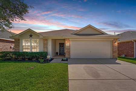 6108 Cherry Glow Lane North Richland Hills, TX 76180