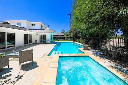 937 E Fairway Dr Orange, CA 92866